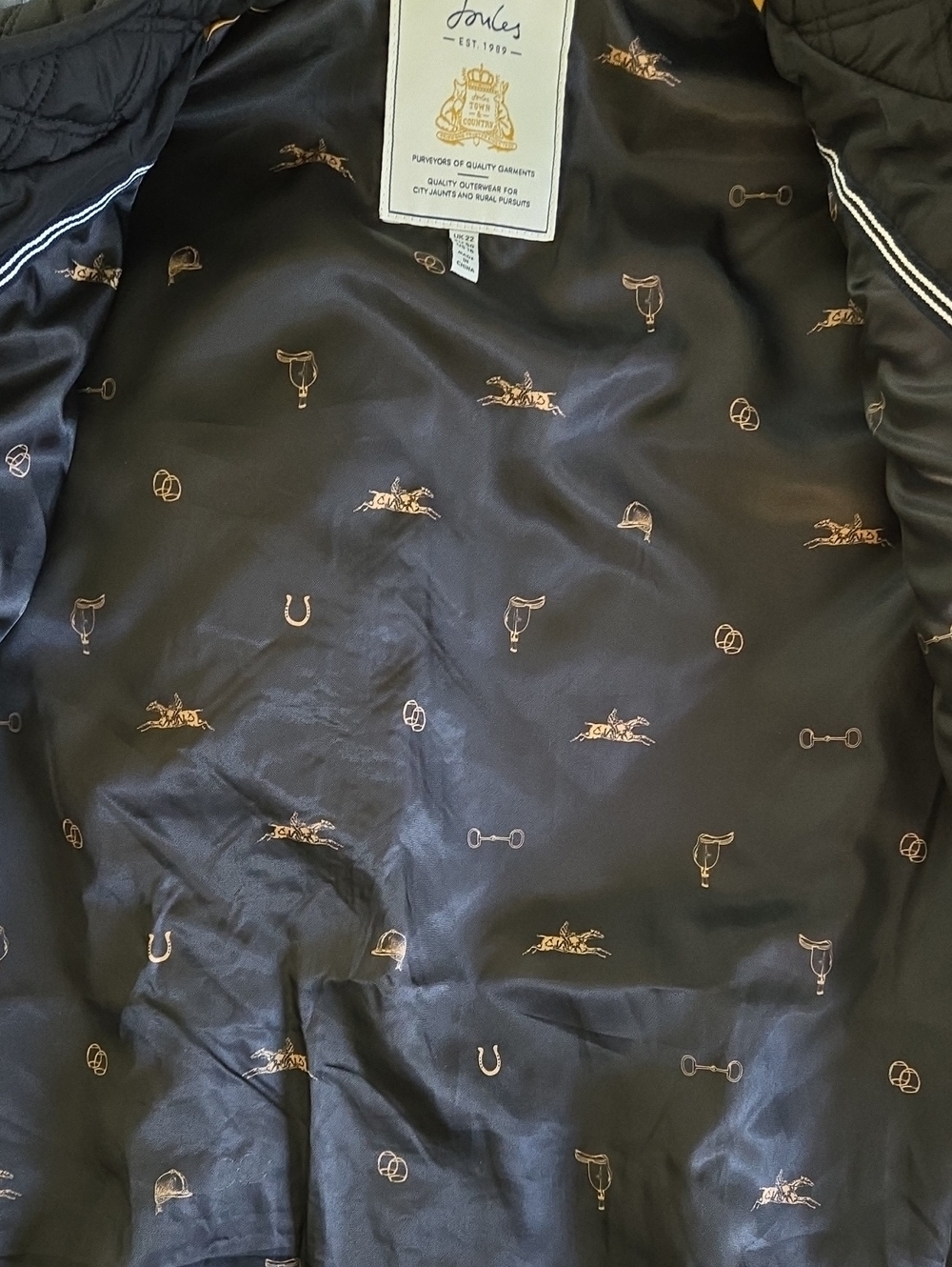 Joules Women's Quilted Sleeveless Vest Jacket - Black. Like new!  Size 18 - Picture 10 of 14